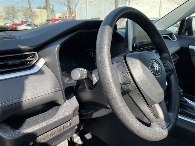 Thumbnail: 2025 Toyota RAV4 - 10