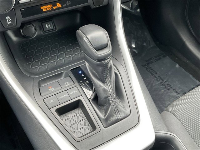 Thumbnail: 2019 Toyota RAV4 - 23