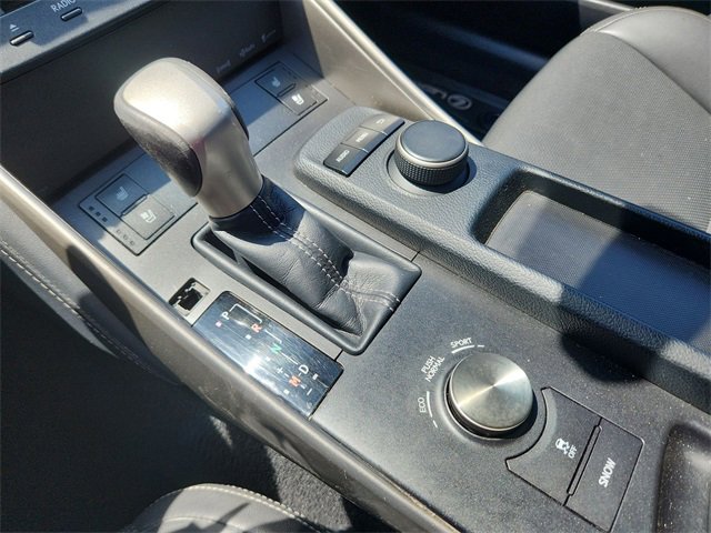 Thumbnail: 2016 Lexus IS - 24