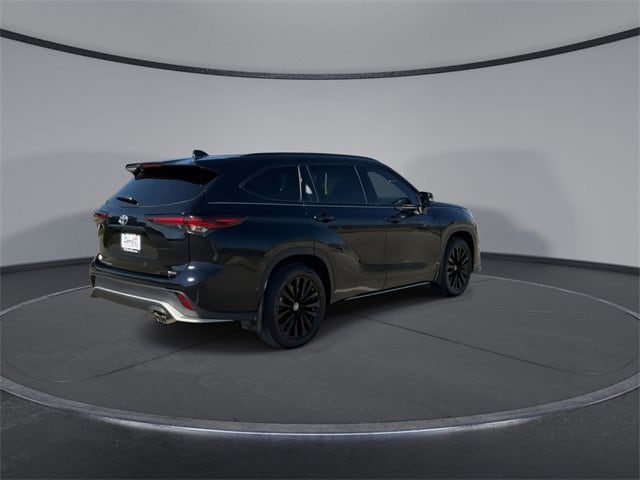 Thumbnail: 2024 Toyota Highlander - 8