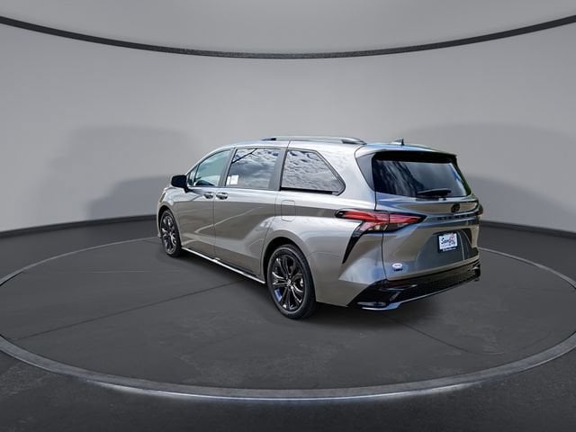 Thumbnail: 2026 Toyota Sienna - 6