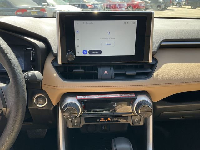 Thumbnail: 2025 Toyota RAV4 - 21