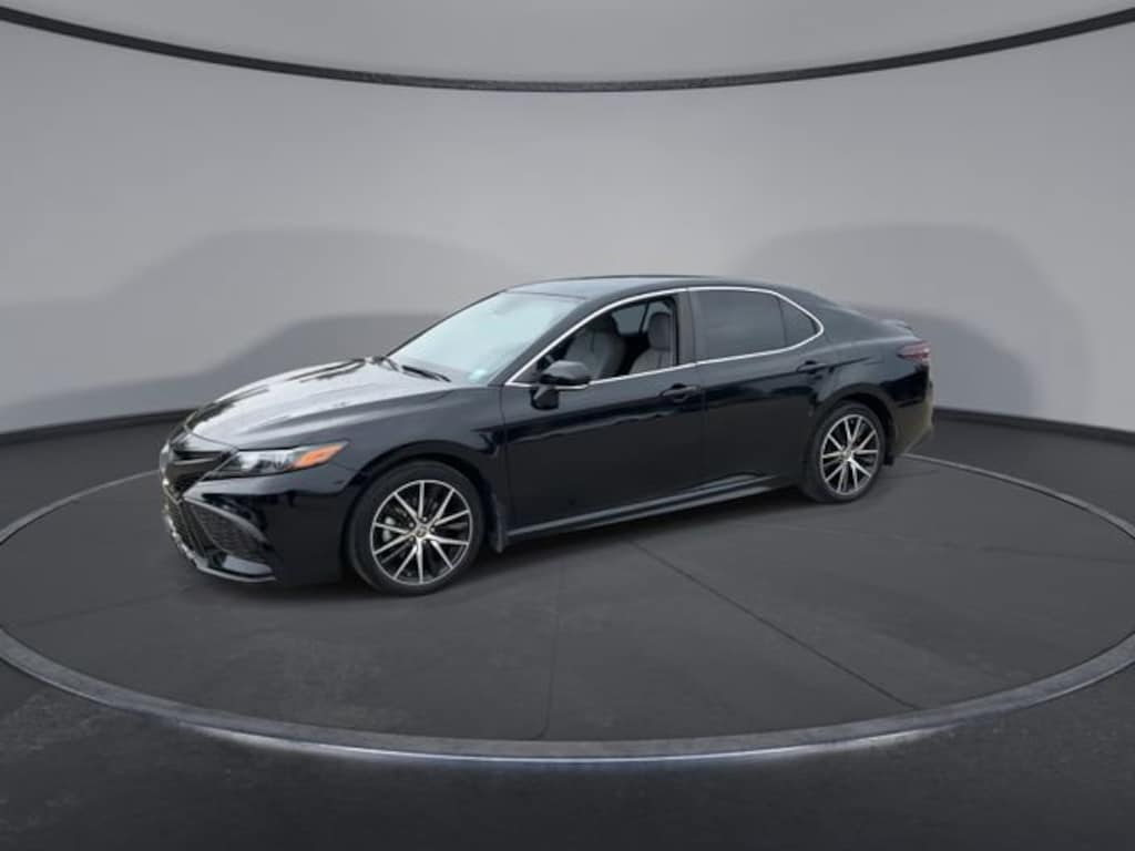 Used 2023 Toyota Camry Hybrid SE Sedan