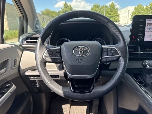 Thumbnail: 2021 Toyota Sienna - 20