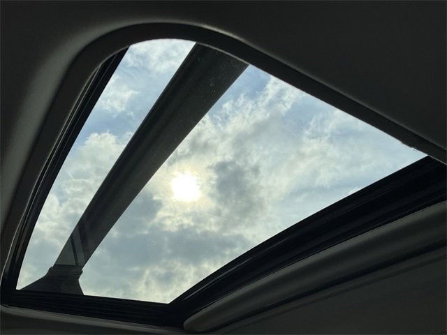 Thumbnail: 2025 Toyota RAV4 - 15