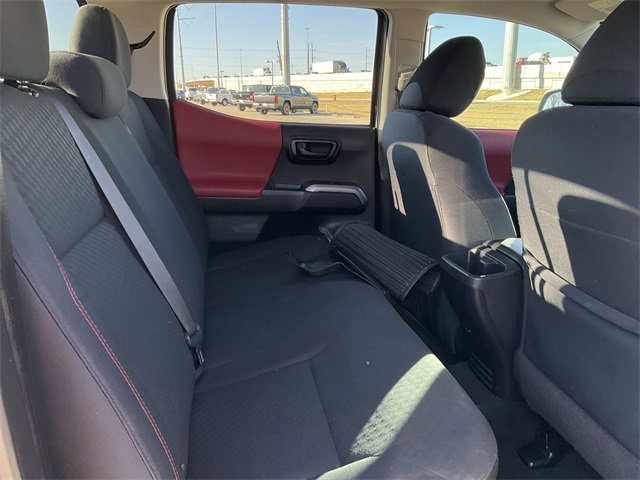 Thumbnail: 2021 Toyota Tacoma - 16