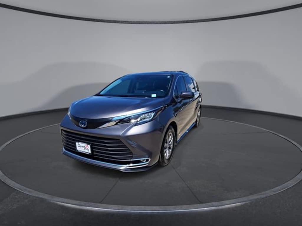 Used 2021 Toyota Sienna XLE 8 Passenger Van