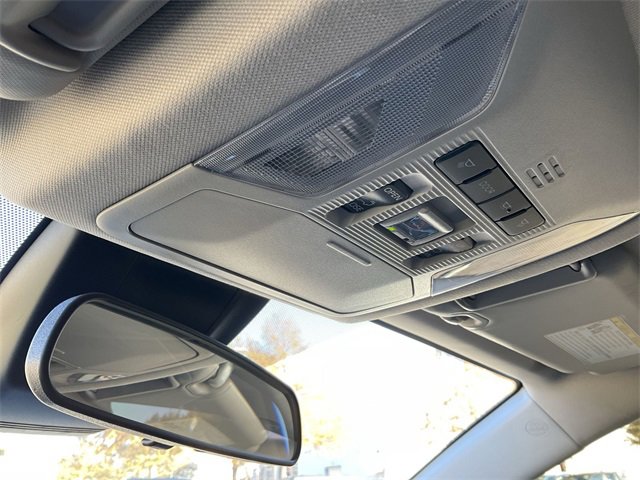 Thumbnail: 2022 Toyota RAV4 - 25