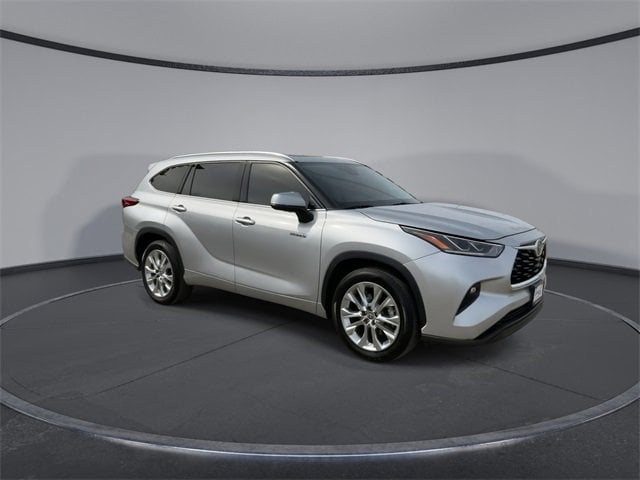 Thumbnail: 2021 Toyota Highlander - 2
