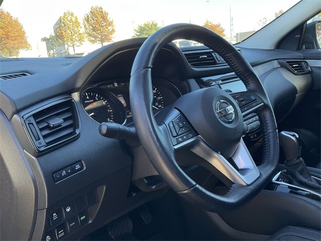 Thumbnail: 2020 Nissan Rogue Sport - 10