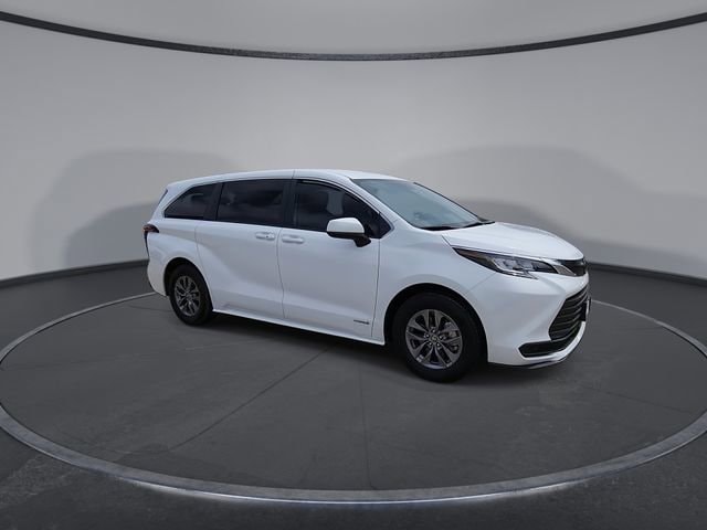 Thumbnail: 2021 Toyota Sienna - 2