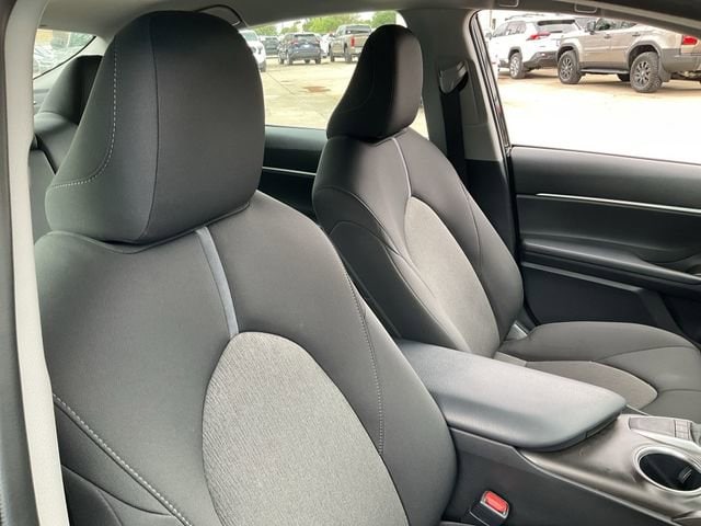 Thumbnail: 2023 Toyota Camry - 16