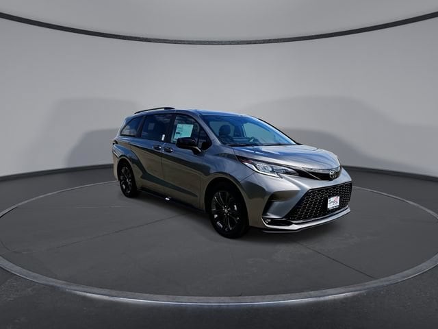 Thumbnail: 2026 Toyota Sienna - 2