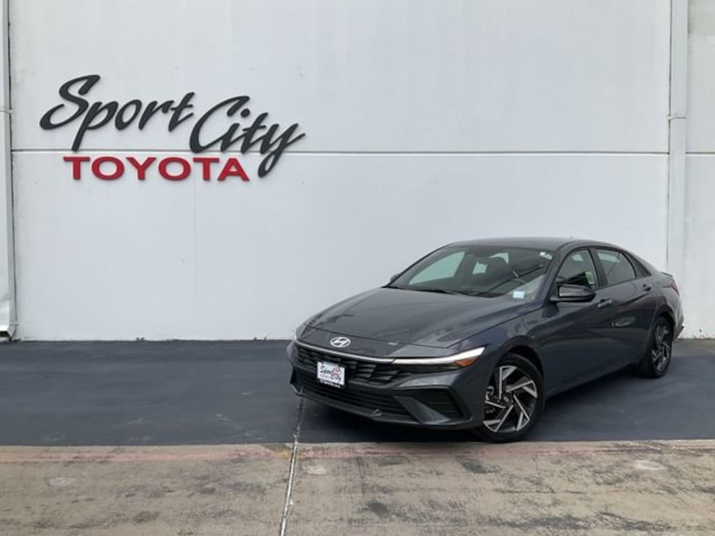 Used 2025 Hyundai Elantra SEL Sport Sedan