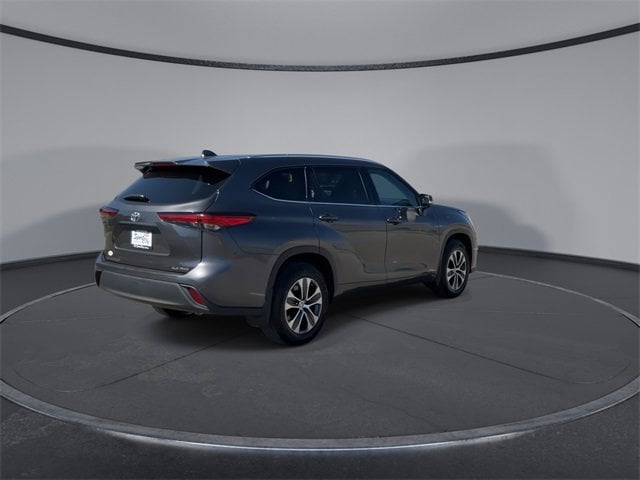 Thumbnail: 2021 Toyota Highlander - 8