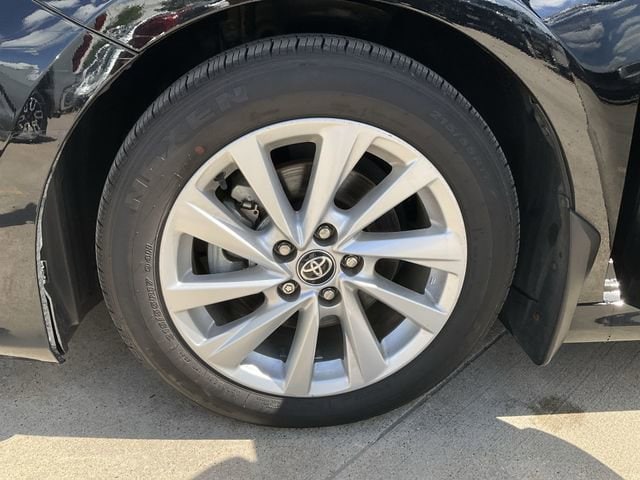 Thumbnail: 2023 Toyota Camry - 11