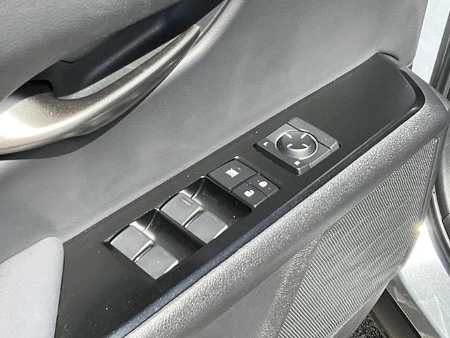 Thumbnail: 2023 Lexus UX - 13