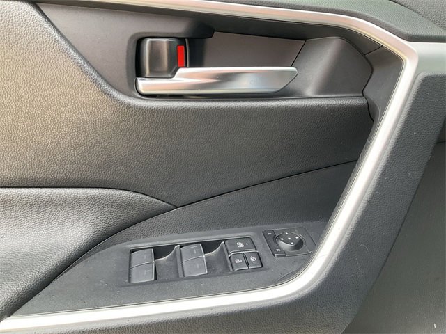 Thumbnail: 2022 Toyota RAV4 - 14