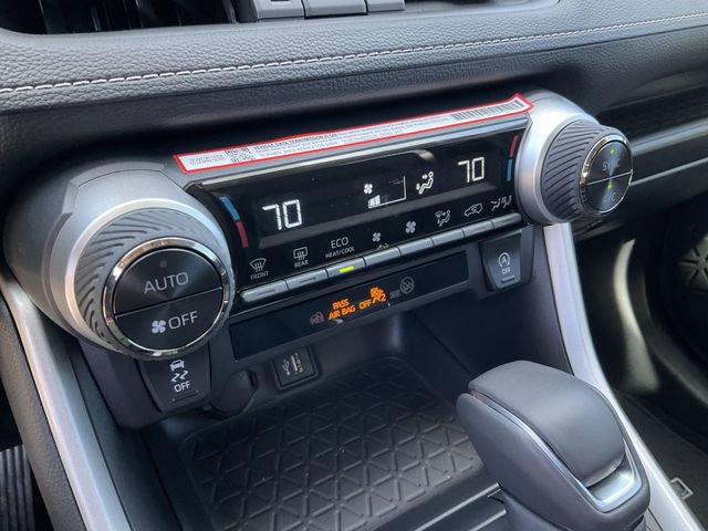 Thumbnail: 2025 Toyota RAV4 - 25