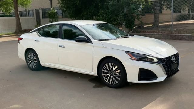 Thumbnail: 2025 Nissan Altima - 2