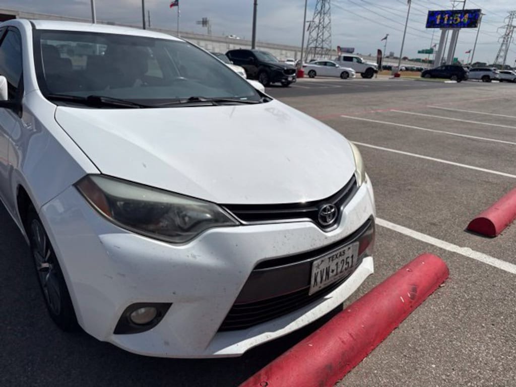 Used 2016 Toyota Corolla LE Sedan