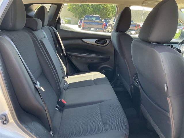 Thumbnail: 2019 Nissan Rogue Sport - 17