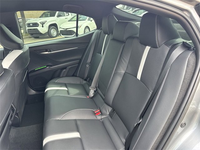 2025 Toyota Camry SE 15