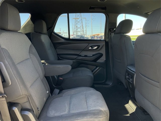 Thumbnail: 2023 Chevrolet Traverse - 17