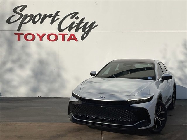 2024 Toyota Crown Limited's photo