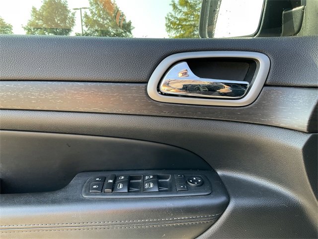 Thumbnail: 2018 Jeep Grand Cherokee - 11