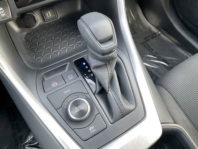 Thumbnail: 2025 Toyota RAV4 - 24