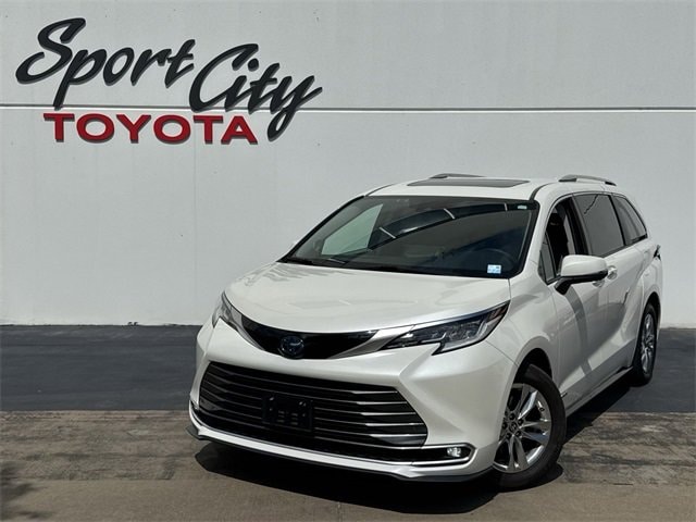 Thumbnail: 2021 Toyota Sienna - 1