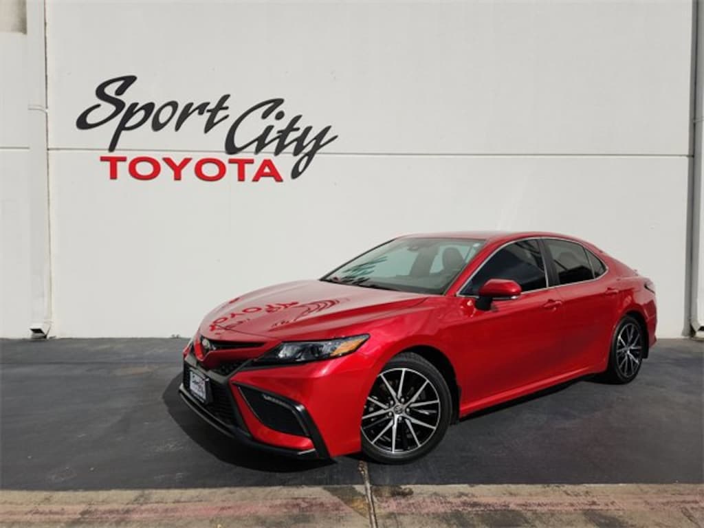 Used 2023 Toyota Camry SE Sedan