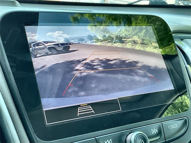 Thumbnail: 2022 Chevrolet Malibu - 21