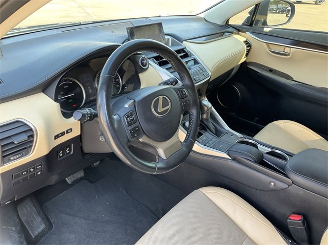 2015 Lexus NX Hybrid 300h 10