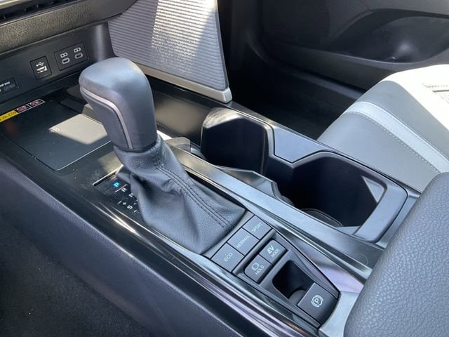 Thumbnail: 2025 Toyota Camry - 24