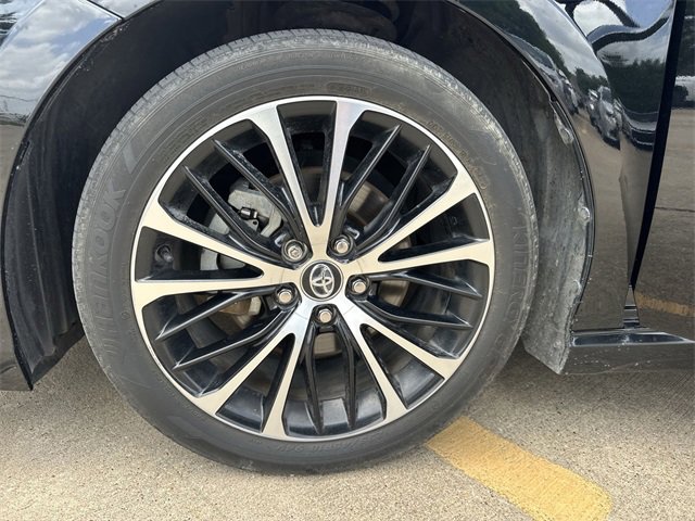 2020 Toyota Camry SE 11