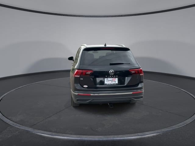 Thumbnail: 2022 Volkswagen Tiguan - 7
