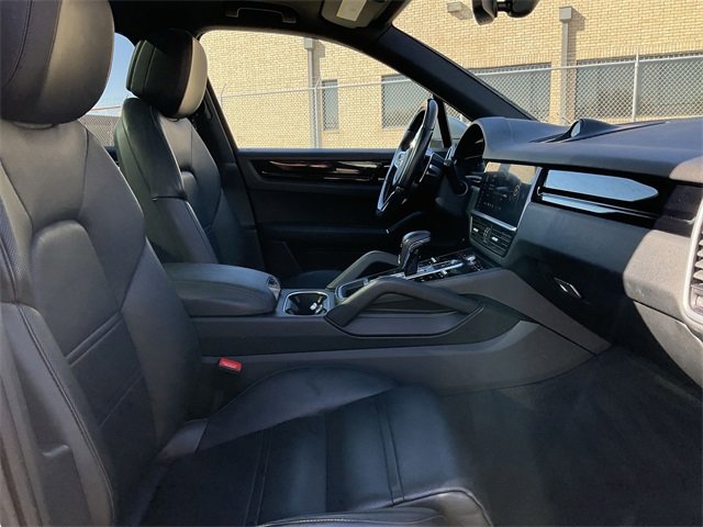 Thumbnail: 2020 Porsche Cayenne - 17