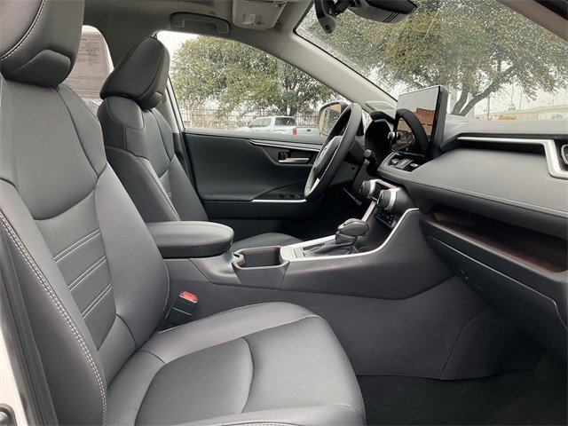 Thumbnail: 2025 Toyota RAV4 - 18