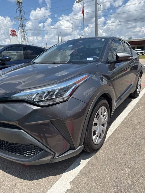 2020 Toyota C-HR LE's photo