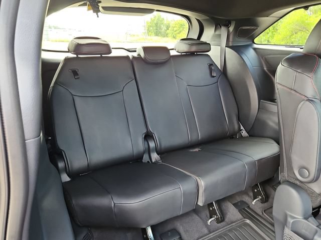 Thumbnail: 2026 Toyota Sienna - 18