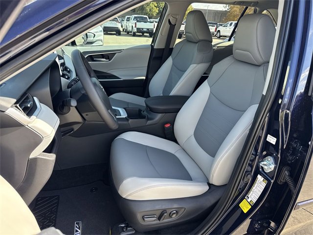 Thumbnail: 2025 Toyota RAV4 - 12