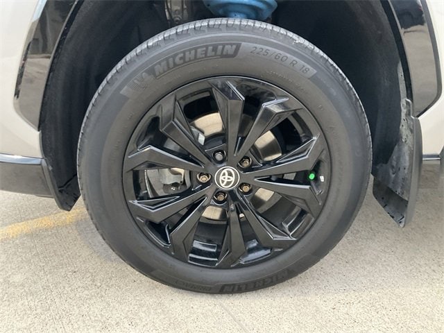 Thumbnail: 2024 Toyota RAV4 - 11