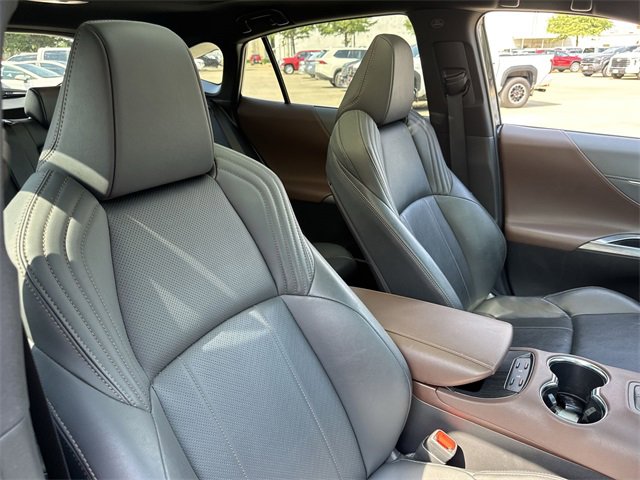 Thumbnail: 2021 Toyota Venza - 18