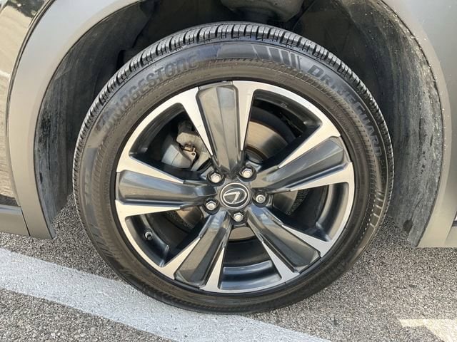 Thumbnail: 2021 Lexus UX - 11