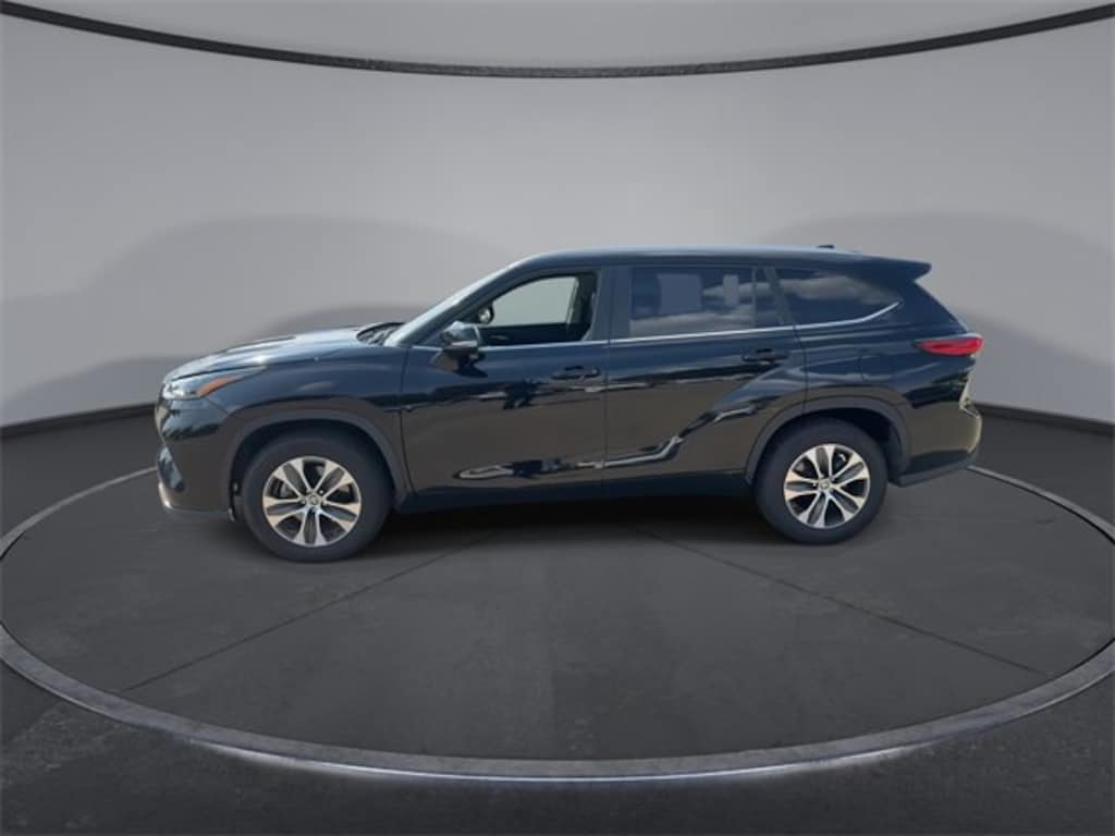 Used 2023 Toyota Highlander XLE SUV