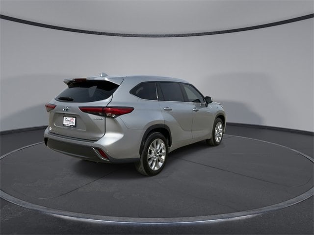 Thumbnail: 2021 Toyota Highlander - 8