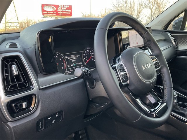 Thumbnail: 2022 Kia Sorento - 10