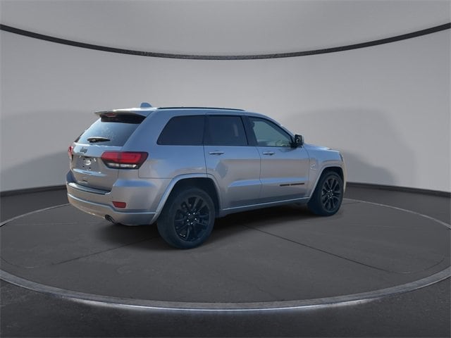 Thumbnail: 2018 Jeep Grand Cherokee - 8